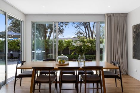 Photo of property in 52 Walton Street, Red Beach, 0932