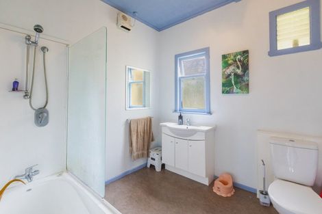 Photo of property in 114 High Street, Waipawa, 4210