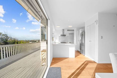 Photo of property in 1/37 Woodlands Crescent, Browns Bay, Auckland, 0630