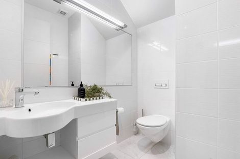 Photo of property in 10 Garreg Road, Fendalton, Christchurch, 8052