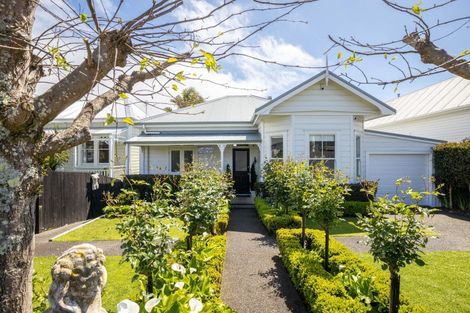 Photo of property in 122 Hine Street, New Plymouth, 4310