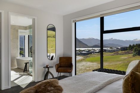 Photo of property in 34 Kirimoko Crescent, Wanaka, 9305