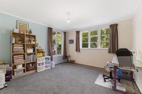 Photo of property in 33 Elmslie Road, Pinehaven, Upper Hutt, 5019