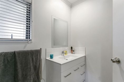 Photo of property in 7 Minaret Drive, Bucklands Beach, Auckland, 2014