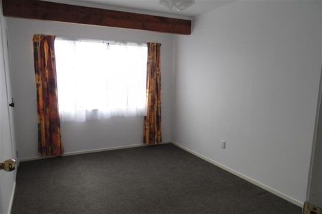 Photo of property in 28 Pahi Place, West Harbour, Auckland, 0618