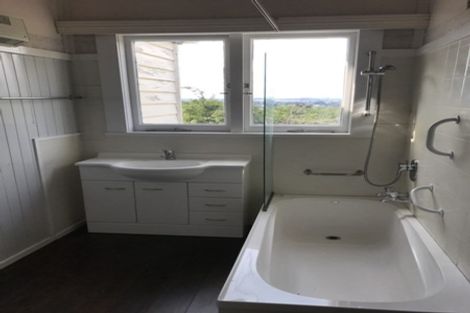 Photo of property in 215 Kitchener Road, Pukekohe, 2120