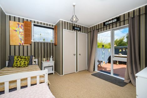 Photo of property in 164 Henderson Valley Road, Henderson, Auckland, 0612