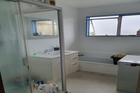 Photo of property in 2/25 Gill Avenue, Te Atatu Peninsula, Auckland, 0610