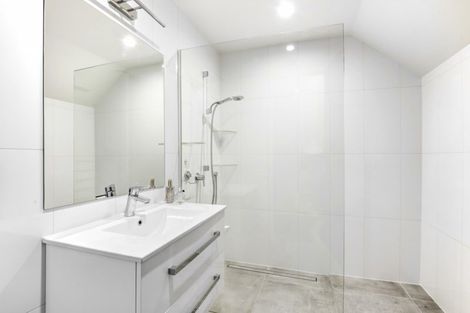 Photo of property in Hannahs Warehouse Apartments, 4/13 Leeds Street, Te Aro, Wellington, 6011