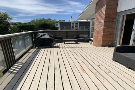 Photo of property in 2/26 Coroglen Avenue, Birkenhead, Auckland, 0626