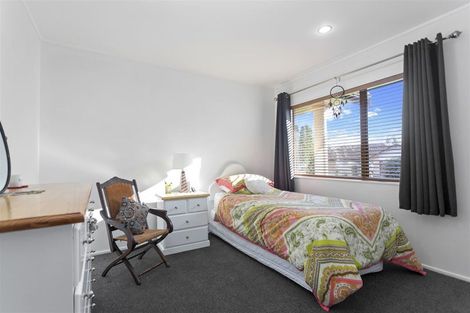 Photo of property in 13 Gilford Place, East Tamaki Heights, Auckland, 2016