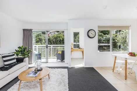 Photo of property in 2/59 Hungerford Road, Houghton Bay, Wellington, 6023
