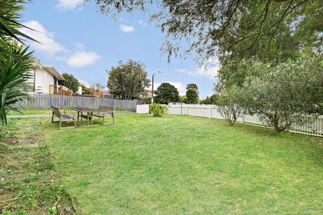 Photo of property in 33 Starforth Place, Henderson, Auckland, 0612