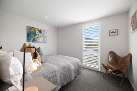 Photo of property in 13 Mcgibbon Lane, Jacks Point, 9371