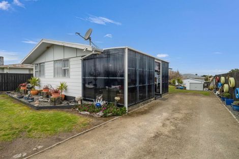 Photo of property in 31 Cross Street, Castlecliff, Whanganui, 4501