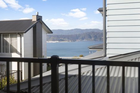 Photo of property in 12 Promontory Crescent, Newlands, Wellington, 6037