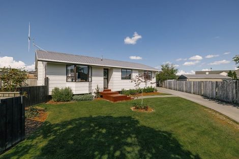 Photo of property in 21 Peppertree Glade, Kelvin Grove, Palmerston North, 4414