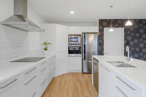 Photo of property in 37 Davaar Crescent, Broomfield, Christchurch, 8042