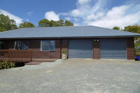Photo of property in 2095 East Coast Road, Stillwater, Silverdale, 0993