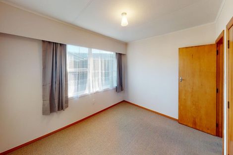 Photo of property in 32 Holdsworth Avenue, Milson, Palmerston North, 4414