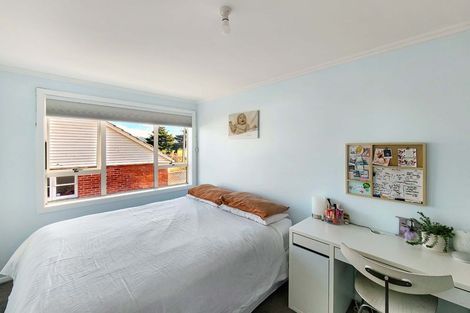 Photo of property in 184 Whites Line East, Waiwhetu, Lower Hutt, 5010