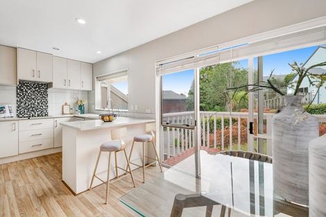 Photo of property in 2/39 Rifleman Rise, Unsworth Heights, Auckland, 0632