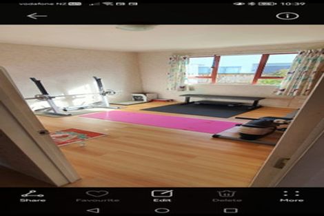 Photo of property in 6 Karamu Street, Te Atatu Peninsula, Auckland, 0610