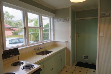 Photo of property in 11 Vincent Street, Waterloo, Lower Hutt, 5011