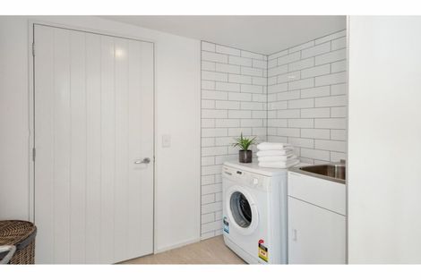 Photo of property in 23 Derrett Place, Saint Martins, Christchurch, 8022