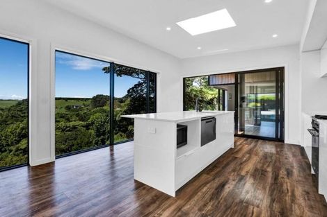 Photo of property in 2 Wairau Road, Oakura, 4374