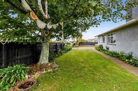 Photo of property in 15 Lear Street, Stratford, 4332