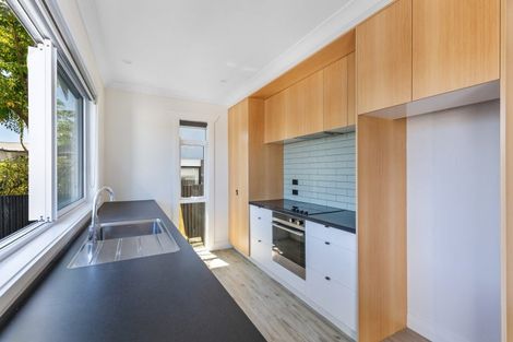 Photo of property in 130 Vivian Street, New Plymouth, 4310