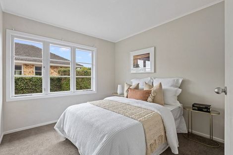 Photo of property in 12 London Street, Te Atatu Peninsula, Auckland, 0610