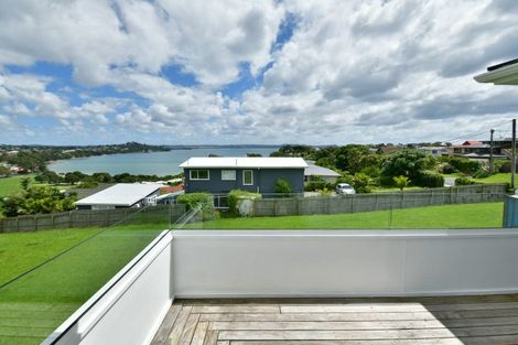 Photo of property in 18 Melandra Road, Stanmore Bay, Whangaparaoa, 0932