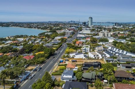 Photo of property in 234 Hurstmere Road, Takapuna, Auckland, 0622