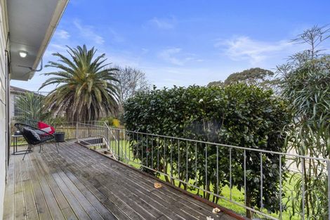 Photo of property in 16 St Catherine Crescent, West Harbour, Auckland, 0618