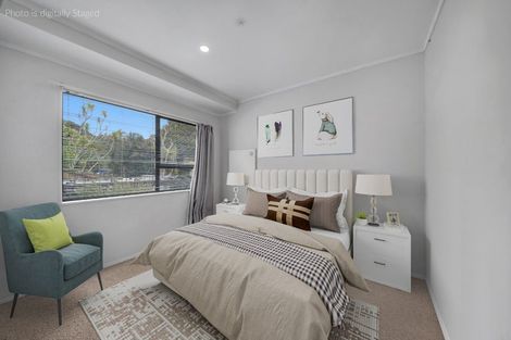 Photo of property in 2/52 Stanley Road, Glenfield, Auckland, 0629