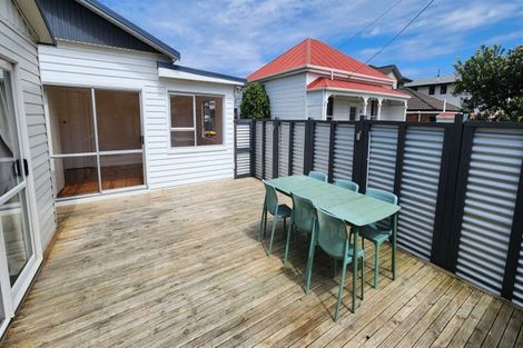 Photo of property in 10a Cutfield Road, New Plymouth, 4310