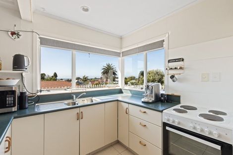 Photo of property in 8 Lismore Street, Strandon, New Plymouth, 4312