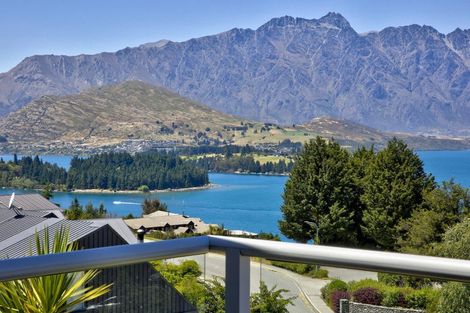 Photo of property in 12a Sainsbury Road, Fernhill, Queenstown, 9300