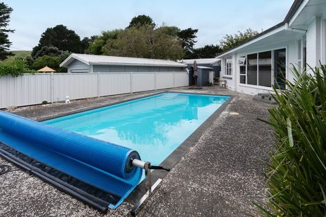 Photo of property in 7 Motukaraka Point, Pauatahanui, Porirua, 5381