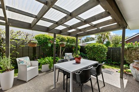 Photo of property in 16 The Grove, Red Beach, 0932
