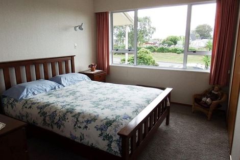 Photo of property in 55 Broadway, Stratford, 4332