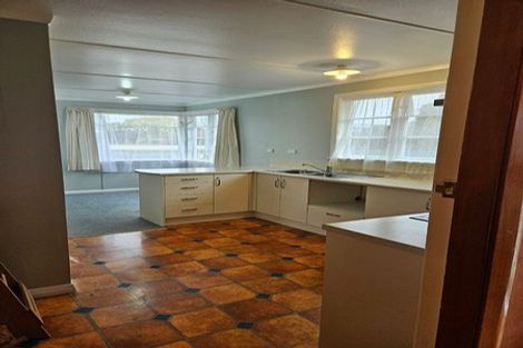 Photo of property in 32 Pitama Road, Awapuni, Palmerston North, 4412