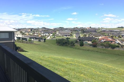 Photo of property in 31 Ina Ville Drive, Pukekohe, 2120