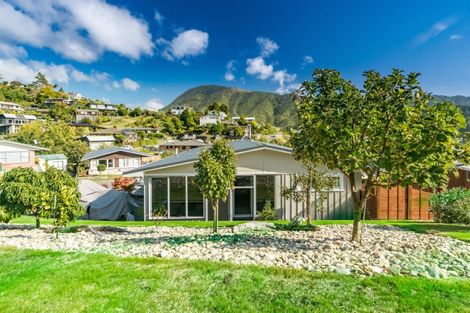 Photo of property in 14 Seaview Crescent, Picton, 7220