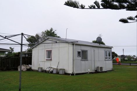 Photo of property in 58 Henley Street, Westport, 7825