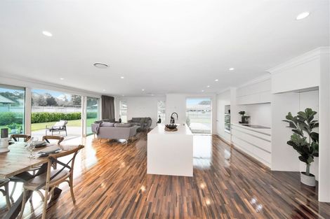 Photo of property in 30 Mercade Close, Stratford, 4332