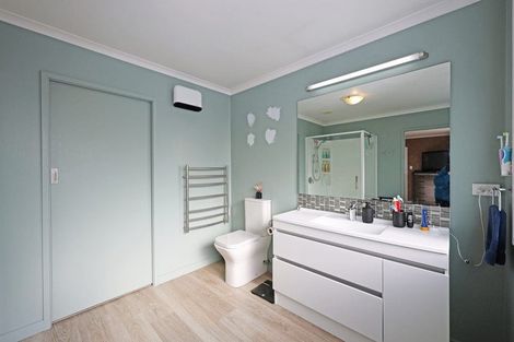Photo of property in 16 Ure Street, South Hill, Oamaru, 9400