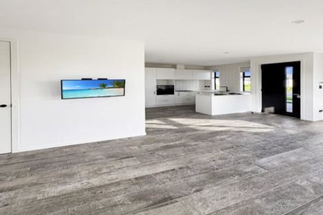 Photo of property in 16 Kelly Road, Riverhead, 0820